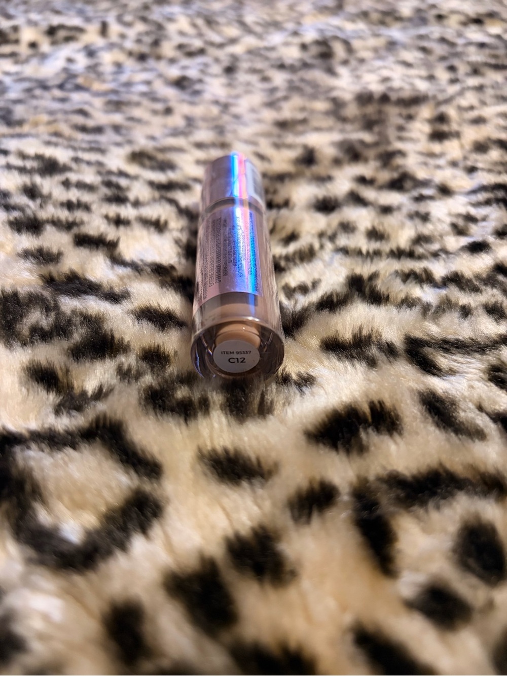 Revolution Concealer - Picture 3 of 3
